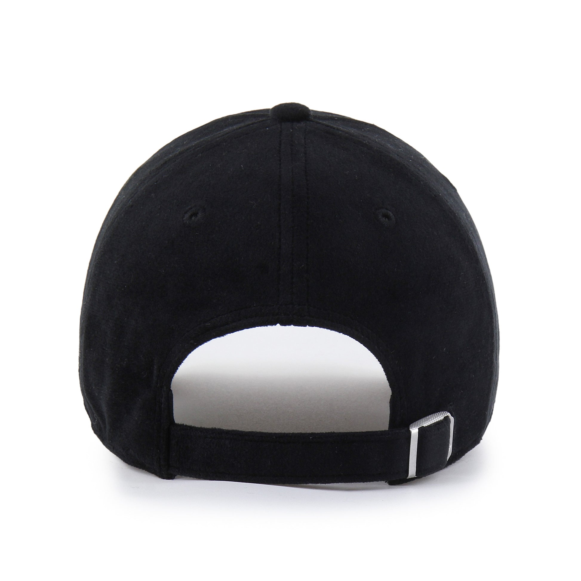 Back: Black hat, black adjustable strap with metal claps