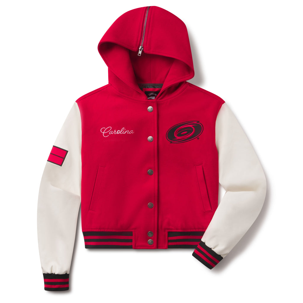 Front 2: Sailor jacket with red hood up